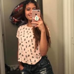 Meet your Posher, Ileana